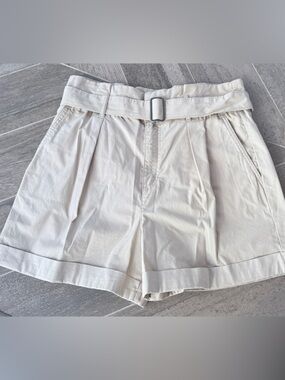 Banana Republic- Classic High-Waist Khaki Women’s Shorts